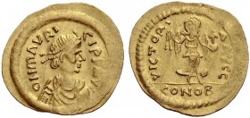 Mauricius Tiberius, 582-602. Semissis, Konstantinopel. Drap. Büste n. r. mit Diadem, Panzer und Paludamentum. Rv. VICTORI-A AVCC Victoria n. r. schrei...