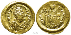 JUSTIN I (518-527). GOLD Solidus. Constantinople