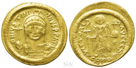 JUSTINIAN I (527-565). GOLD Solidus. Constantinople