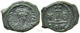 MAURICE TIBERIUS (582-602). Decanummium. Constantinople