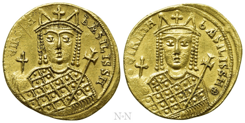 IRENE (797-802). GOLD Solidus. Constantinople. 

Obv: ЄIRIҺH ЬASILISSH. 
Crow...
