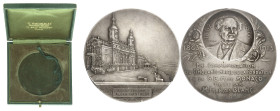 Monaco
Albert Ier (1889-1922) 
Médaille en argent - 1913 - Szirmaï 
Commémore le cinquantenaire de la Société des Bains de Mer de Monaco fondée par...