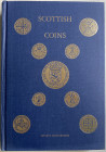 Richardson A.B. Scottish Coins. London 1977. Tela ed. pp. 397, tavv. XII in b/n. Con lista dei prezzi delle Monete. Ottimo stato.