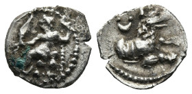 LYCAONIA. Laranda. (Circa 324/3 BC)
AR Obol (11,2mm 0,5g)
Obv: Baaltars seated left, holding grain ear and grape bunch in his right hand and scepter...