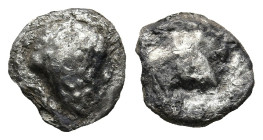 CILICIA. Soloi. (Circa 440-410 BC)
AR Obol (8mm 0,5g)
Obv: Head of Amazon to left, wearing close-fitting cap adorned with curved wing.
Rev: Bunch o...