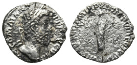 Commodus (AD 177-192). Rome
AR Denarius (17,8mm 1,9g)
Obv. M COMM ANT P FEL AVG BRIT. Laureate head of Commodus to right.
Rev: HILAR AVG P M TR P X...