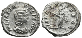 Julia Domna, Augusta (AD 193-217). Rome
AR Denarius (19,4,mm 3,1g)
Obv: IVLIA PIA FELIX AVG. Draped bust of Julia Domna to right.
Rev: DIANA LVCIFE...
