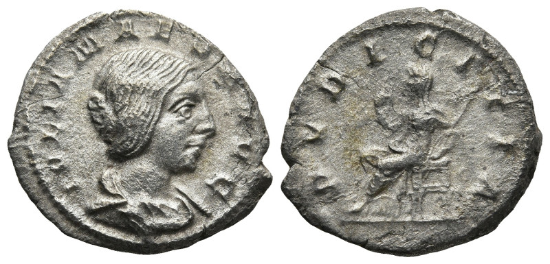 Julia Maesa, Augusta (218-224/5 AD). Rome
AR Denarius (20mm 3,2g)
Obv: IVLIA M...