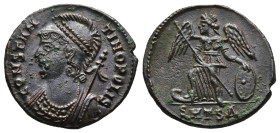 Commemorative Series. Struck under Constantine I the Great (307/10-337 AD) .Thessalonica
AE Follis (19mm 2,5g)
Obv: CONSTANTINOPOLIS. Helmeted bust ...