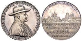 Giovanni XXIII (1958-1963) - Medaglia anno V - Ag - 39,89 g; Ø 44 mm - in cofanetto originale

SPEDIZIONE IN TUTTO IL MONDO - WORLDWIDE SHIPPING

...
