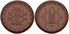 Germania - Medaglia 1923 - Congresso della polizia del Land di Sassonia, ufficiale di polizia, Meißen 1923 - porcellana (marrone) - gr. 8,23 - 36mm
...