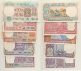 India - Lotto di 5 banconote: 5 Rupees ND (1977) P#80 - 2 Rupees ND (1970) P#53a - 2 Rupees ND (1984) P#79g - 1 Rupee ND (1969-1970) P#66 - 1 Rupee 19...