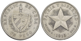 CUBA. Repubblica (1909-1915). 1 Peso 1915, zecca di Philadelphia. AR (g 26,67). Stemma tra rami di quercia e alloro. R/ Stella a cinque punte. KM 15. ...