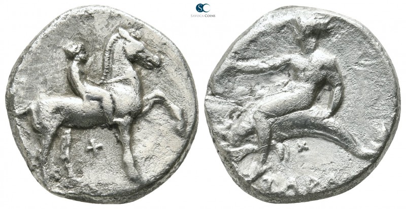 Calabria. Tarentum circa 350-340 BC. 
Nomos AR

21 mm., 7,43 g.

Nude youth...