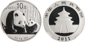 CHINA / PEOPLE REPUBLIC: 10 Yuan (2011) in silver (0,999) from Panda series. Temple of Heaven on obverse. Adult panda at left and seated panda cub at ...