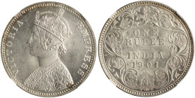 INDIA / BRITISH: 1 Rupee (1901 B) (type A/1) in silver (0,917). Crowned bust of Queen Victoria facing left on obverse. Value and date within wreath on...