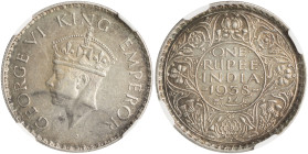 INDIA / BRITISH: 1 Rupee [1938 (B)] in silver (0,917). Second head of King George VI, small rim decoration on obverse. Denomination and date within ci...