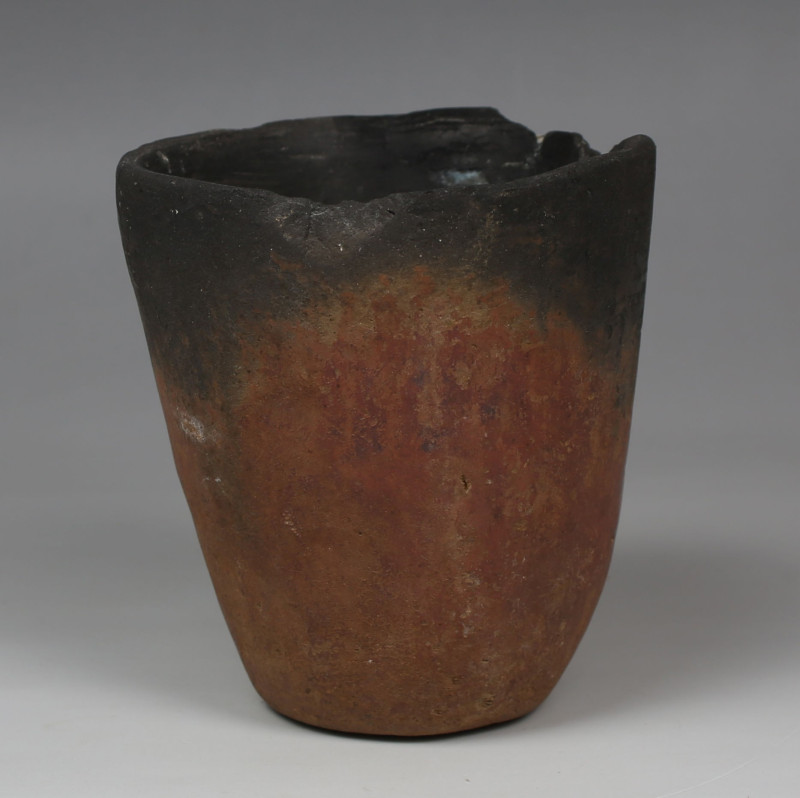 Egyptian beaker

ITEM: Beaker
 MATERIAL: Pottery, Black-topped red ware
 CUL...