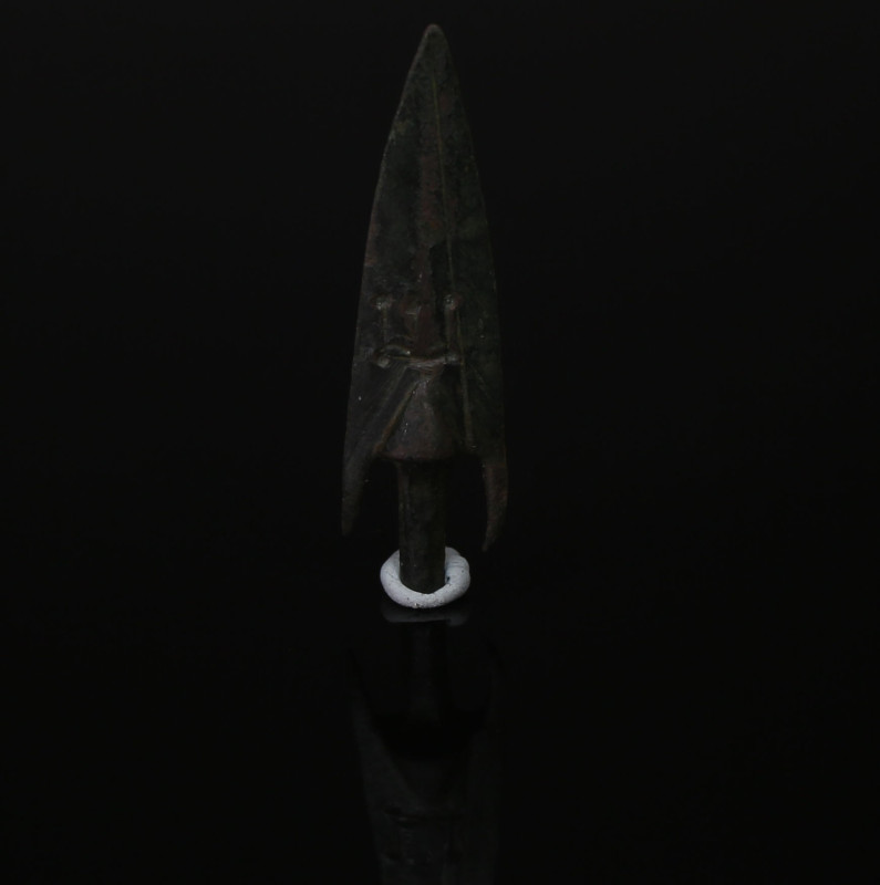 Seleucid arrowhead with emblem of Antiochos VII Sidetes

ITEM: Arrowhead with ...