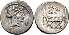 REPÚBLICA ROMANA. FURIA. L. Furius Cn. F Brocchus. Denario. Roma (63 a.C.). A/ Cabeza de Ceres a der. entre grano y espiga; III-VIR/(BRO)CCHI. R/ Sill...