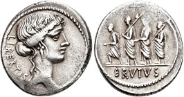 REPÚBLICA ROMANA. JUNIA. Q. Caepio Brutus. Denario. Roma (54 a.C.). A/ Cabeza de Libertas a der., detrás LIBERTAS. R/ L. Junio Bruto entre dos líctore...