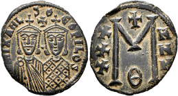 IMPERIO BIZANTINO. MIGUEL II Y TEÓFILO. Follis. Constantinopolis (820-829). A/ Bustos frontales coronados, en medio cruz. R/ M, encima cruz, debajo Q,...