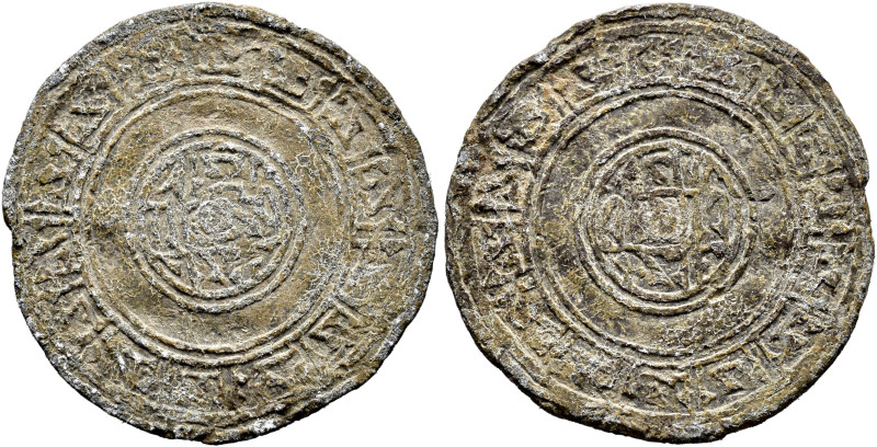 ACUÑACIONES HISPANO-ÁRABES. Amuleto de plomo. Al-Andalus. S. XI-XII. Tres círcul...