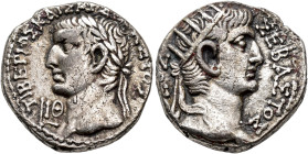 IMPERIO ROMANO. TIBERIO. Alejandría. Tetradracma (32-33 d.C.) A/ Cabeza laureada a izq., delante año de reinado 19. R/ Cabeza de Augusto radiada a der...