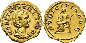 IMPERIO ROMANO. HERENNIA ETRUSCILA. Roma. Áureo (249-251). A/ Busto diademado y drapeado a der.; HER ETRVSCILLA AVG. R/ Pudicitia velada, entronizada ...