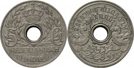 Dutch Oversea Regions
NEDERLANDS-INDISCH GOUVERNEMENT 1816–1949 - Proefslag 5 Cent 1911, Copper, WILHELMINA 1890–1948 Type I door J.C. Wienecke met o...