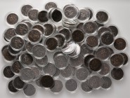 Dutch Oversea Regions
LOTS - Lot Duiten VOC (100) Leuk lot, vermoedelijk uit een scheepswrak gezien de corrosie. In muntcapsules. Diverse kwaliteiten