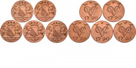 Dutch Oversea Regions
LOTS - Lot Duiten VOC (5) Oud VOC-type, geslagen tussen 1840-1843. Gekroond stadswapen tussen schildhouders. Kz. ★ / VOC / 1790...