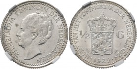 KONINKRIJK DER NEDERLANDEN - WILHELMINA 1890–1948
½ Gulden 1929 Hoofd naar links. Mt. mercuriusstaf. TYPE IV (1921–1930). ‘Ouder hoofd’ door J. C. Wi...