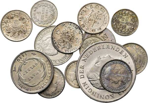 LOTS
Lot Koninkrijk en Overzee (14) Voornamelijk zilveren Stuivers en Dubbeltje...
