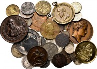 LOTS
Lot Diversen (35+) Voornamelijk Koninkrijksmunten, enkele penningen en wat buitenlands materiaal Diverse kwaliteiten