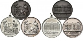 Medals
HISTORIEPENNIGEN - HISTORICAL MEDALS - AMSTERDAM. 200 JAAR DIACONIE WEESHUIS (3) 1857, by door S.C. Elion. Allegorische voorstelling. Kz. wees...