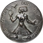 Medals
HISTORIEPENNIGEN - HISTORICAL MEDALS - LOPENDE VROUW (1934), by door Hildo Krop. Vrouw met lelie in de hand naar links. NIL ACTUM DUM QUID SUP...