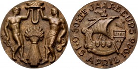 Medals
HISTORIEPENNIGEN - HISTORICAL MEDALS - UTRECHT, 50ste JAARBEURS 15 APRIL 1948, by door Pieter d'Hont. Goden van handel en industrie heffen sam...