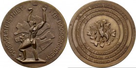 Medals
HISTORIEPENNIGEN - HISTORICAL MEDALS - ROTTERDAM. OPRICHTING BEELD ‘DE VERWOESTE STAD’ VAN OSSIP ZADKINE 1953, by door J.H. Pieters. Het beeld...