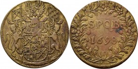 Medals
JETONS - REKENPENNINGEN - BRUSSEL. 1698 Gehelmd wapenschild van Lockengien door twee leeuwen vastgehouden. Kz. binnen rand van bloemen en blad...