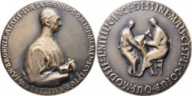 Medals
VERENIGING VOOR PENNINGKUNST - PROF. JAN BRONNER 70 JAAR z.j. (1952), by door V.P.S. Esser. Portret naar rechts. Kz. twee figuren hakken in st...