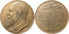 Medals
UNIVERSITEITS PENNINGEN - DR. J.A. KORTEWEG HOOGLEERAAR IN DE HEELKUNDE 1912, by door Pier Pander., LEIDEN Borstbeeld naar links. Kz. 7–regeli...