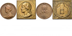 Medals
LOTS - Lot Wienecke (2) Bestaande uit: 1914. SIETSKE WIENECKE. Dochter van de medailleur in rond medaillon, in de hoeken duinrozen. Kz. pennin...