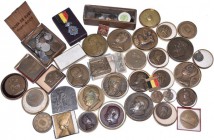 Medals
LOTS - Lot Belgium Interesting selection of mainly bigger bronze medals struck between 1875-1925. Also some coins and smaller (silver) private...