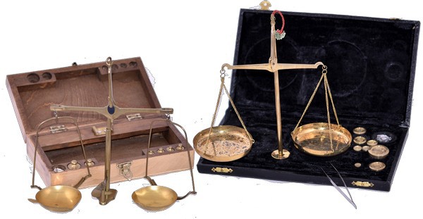 Miscelancious
Apothekersgewichtdoos (2). Italië, 20e eeuw, door P. Sessanta. Vo...