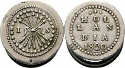 Miscelancious
Zilveren Muntdoosje. Vervaardigd uit een imitatie van een Bezemstuiver van de provincie Holland met het aangepaste jaartal 1820. Geribb...