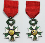 FRANCIA. Terza repubblica. Medaglia della legion d'onore 1870. Ae e smalti.

SPL

 Leggere cadute di smalto