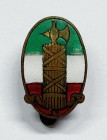 ITALIA. Distintivo primo fascismo, da iscritto al Fascio (1919-1923). Ae e smalti; 16x9 mm

SPL

 RARO