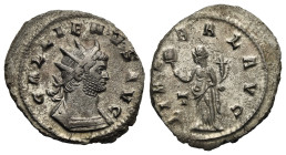 Roman Empire. Gallienus, 253-268. Antoninianus (Silvered Bronze, 21.83 mm, 4.39 g). Rome, 3rd officina. AD 262. LIB[E]RAL AVG Liberalitas draped stand...