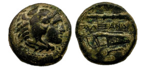 Reino de Macedonia, Alejandro III “El Grande”. 336-323 a.C. (Price 323). Anv.: Cabeza de Hércules a la derecha, con tocado de piel de león. Rev.: Arco...